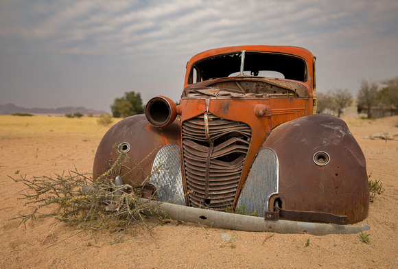 Rusty desert car